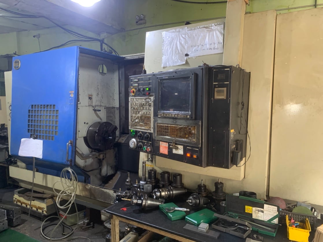 CNC lathe machine 4